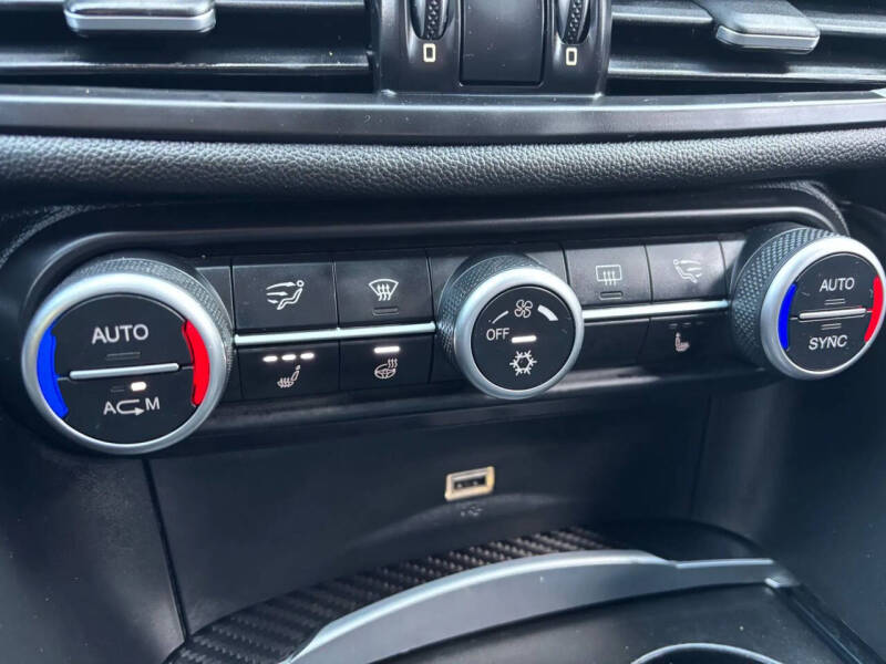 2017 Alfa Romeo Giulia Quadrifoglio