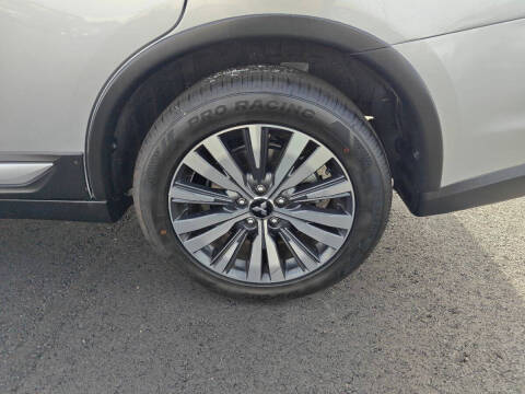 2020 Mitsubishi Outlander ES