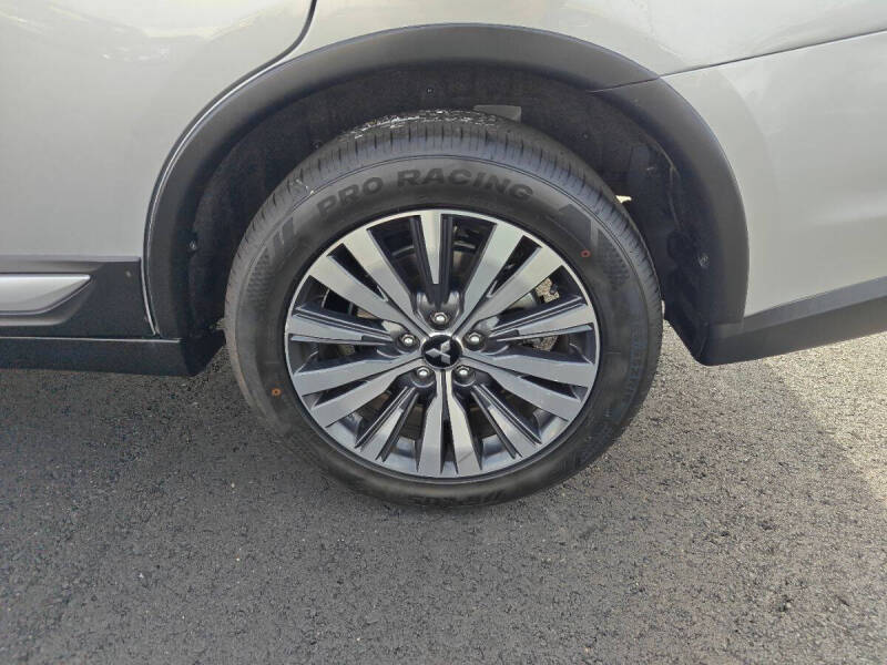 2020 Mitsubishi Outlander ES