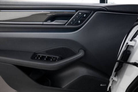 2025 Porsche Macan Turbo Electric