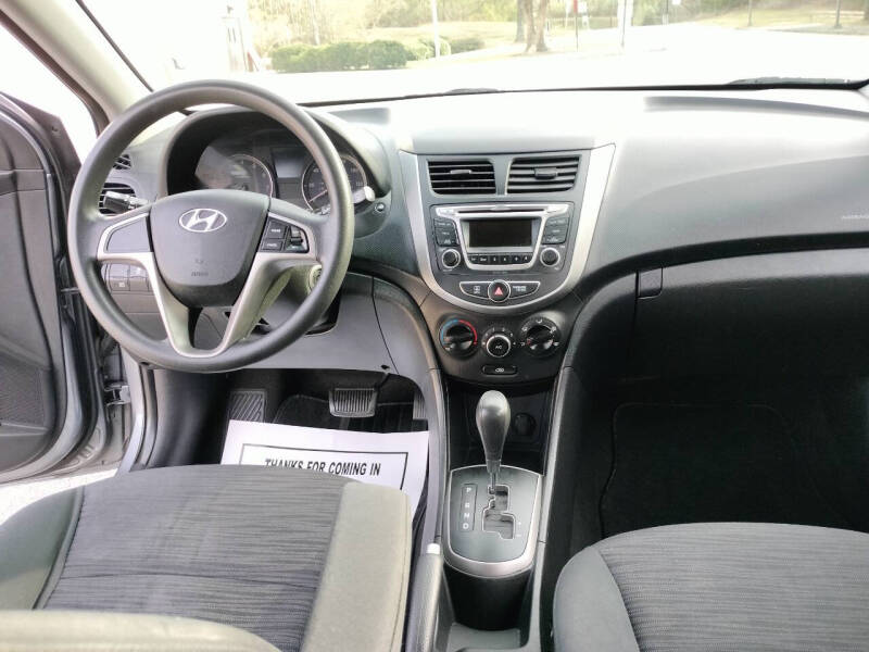 2016 Hyundai Accent SE