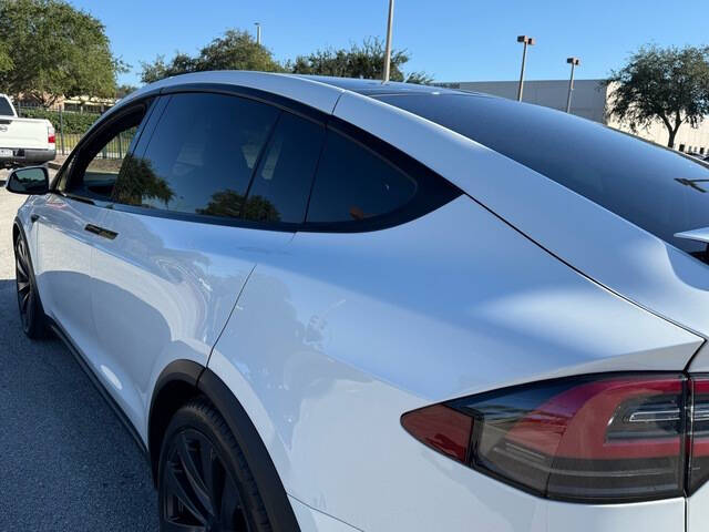 2022 Tesla Model X 15