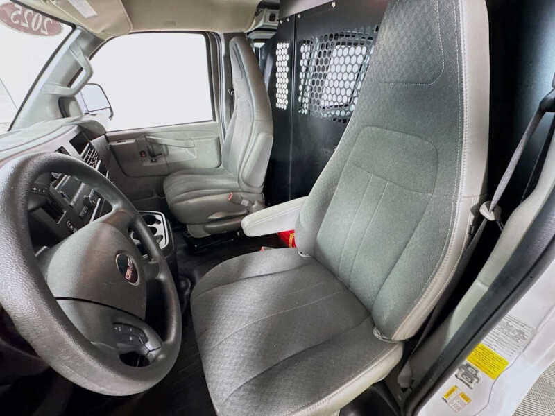 2025 GMC Savana 2500