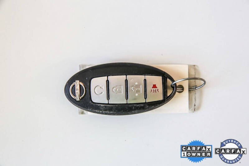 2022 Nissan Kicks SR