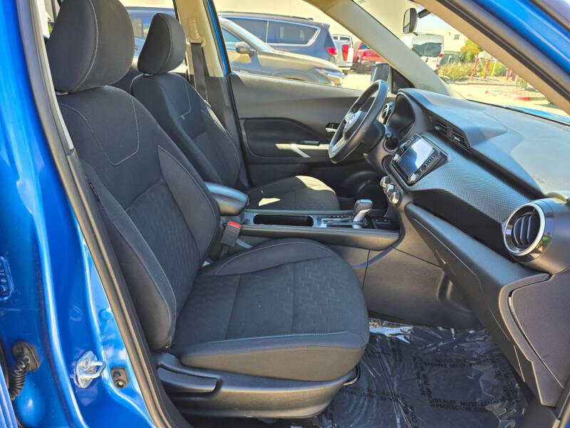 2023 Nissan Kicks SV