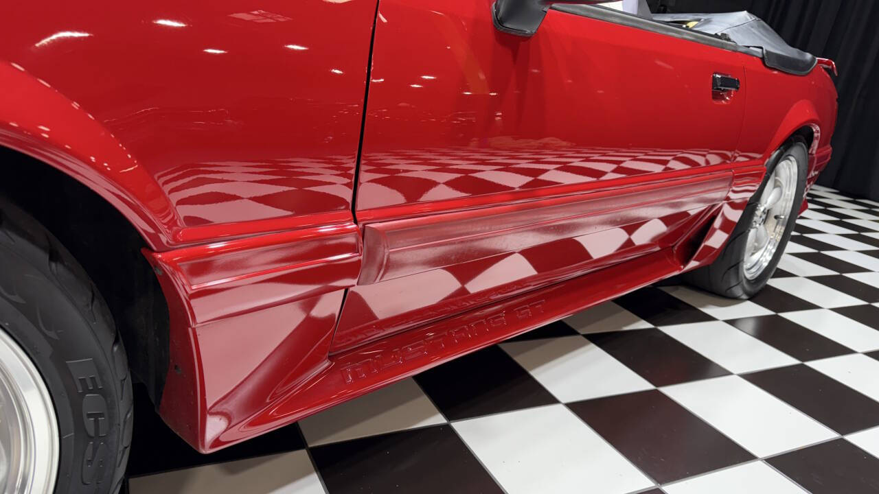 1993 Ford Mustang 28