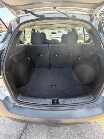 2019 Nissan Kicks S