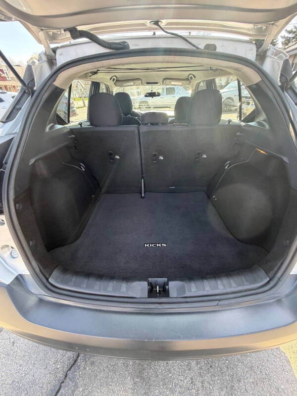 2019 Nissan Kicks S
