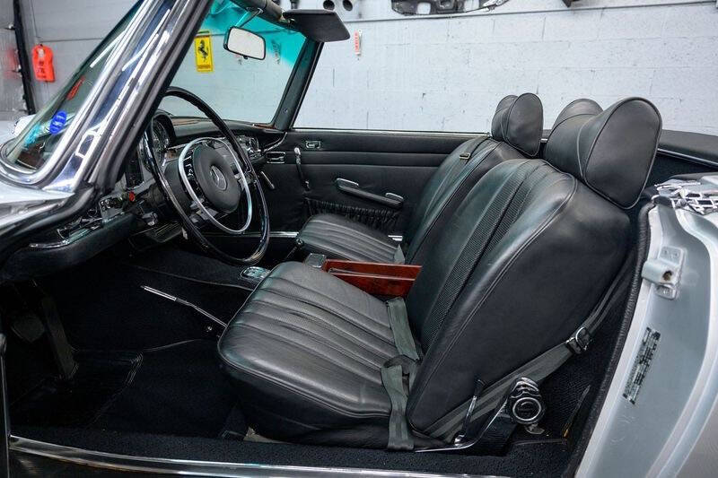 1970 Mercedes-Benz 280-Class