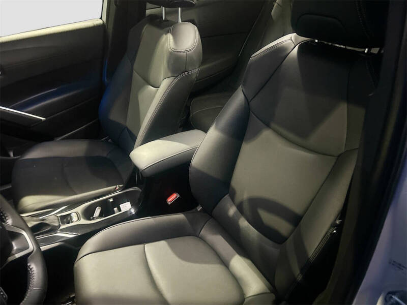 2025 Toyota Corolla Cross XLE