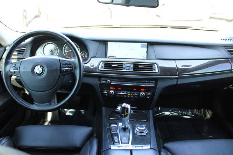 2011 BMW 7 Series 750i xDrive