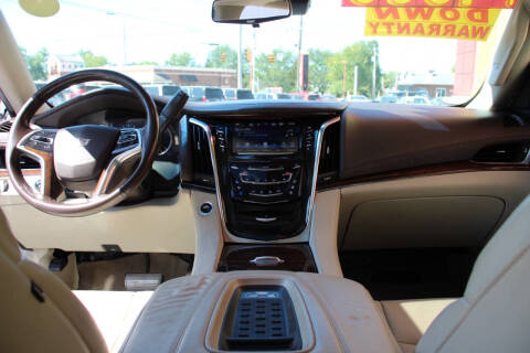 2017 Cadillac Escalade Luxury