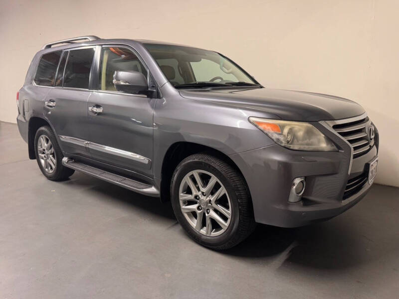 2013 Lexus LX 570