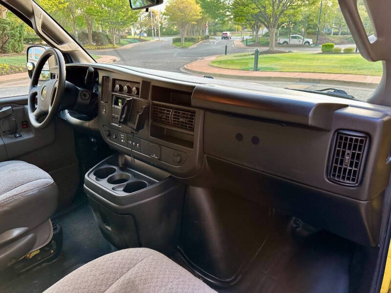 2022 Chevrolet Express 2500