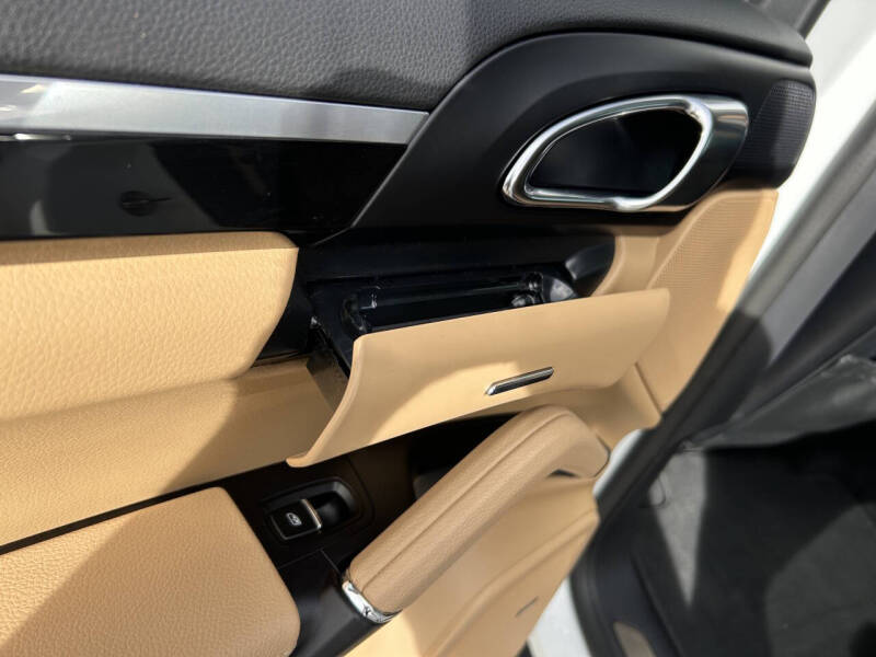 2017 Porsche Cayenne Platinum Edition