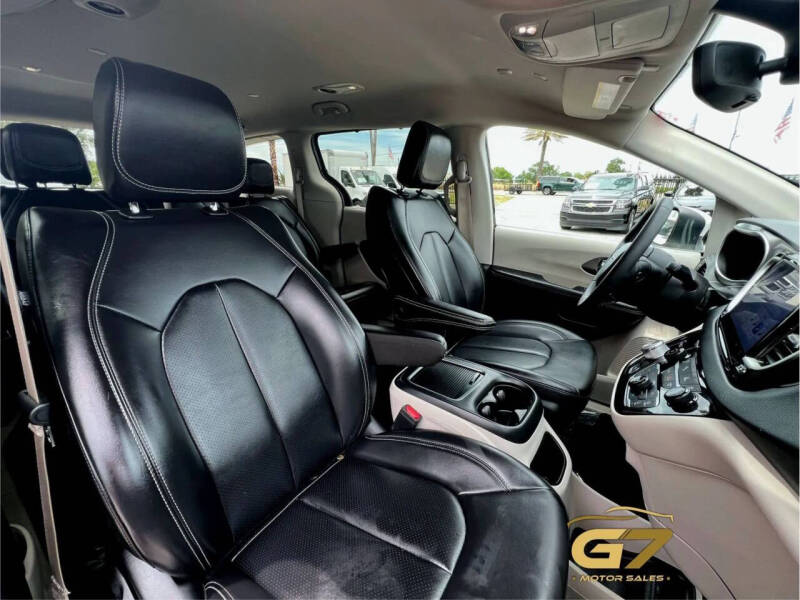 2023 Chrysler Pacifica Touring L