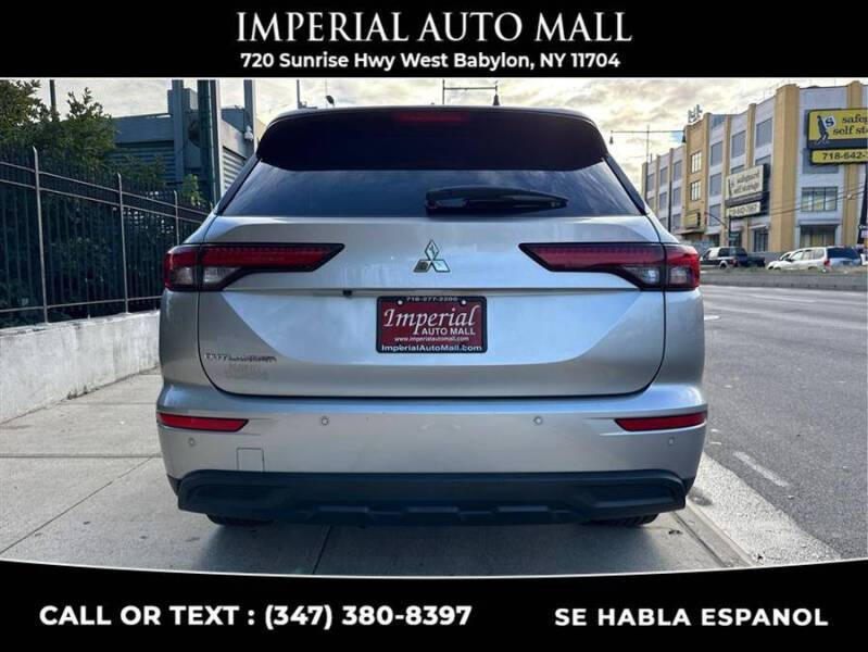 2022 Mitsubishi Outlander ES