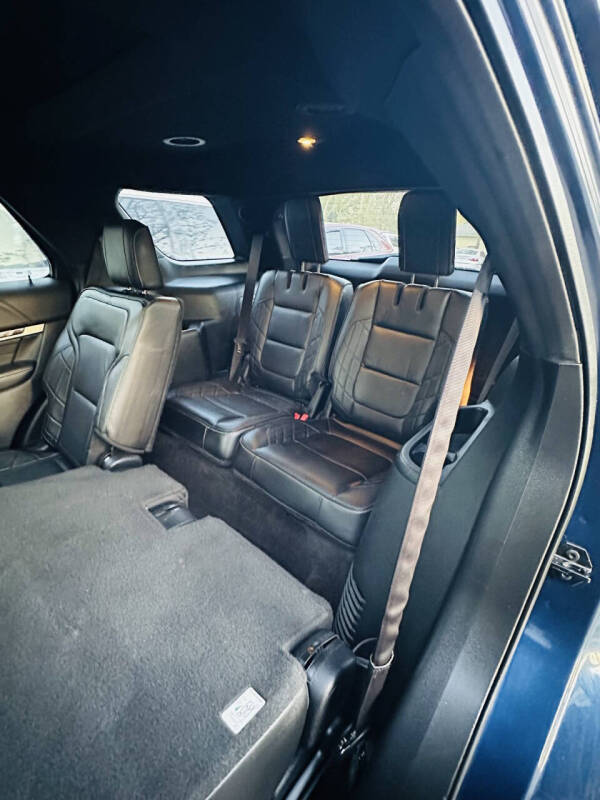 2017 Ford Explorer Platinum