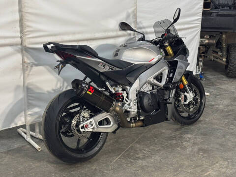 2022 Aprilia Tuono V4