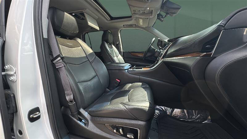 2017 Cadillac Escalade Luxury