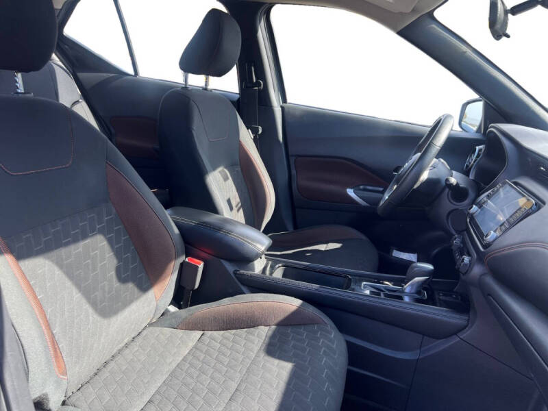 2024 Nissan Kicks SR