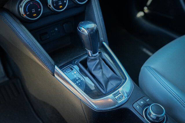 2020 Toyota Yaris Hatchback XLE