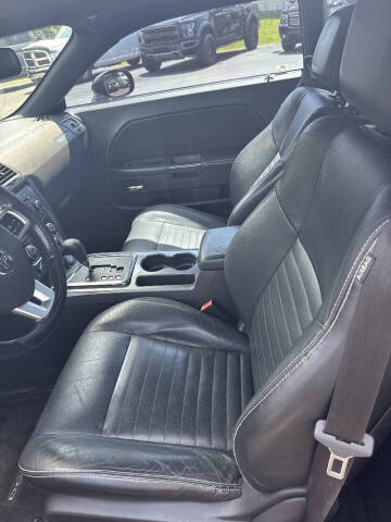 2011 Dodge Challenger SE