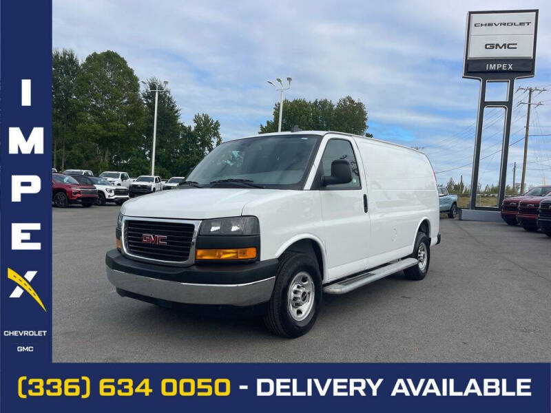 2023 GMC Savana Cargo Work Van's photo