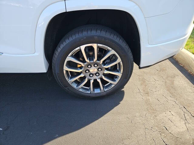 2023 GMC Acadia Denali