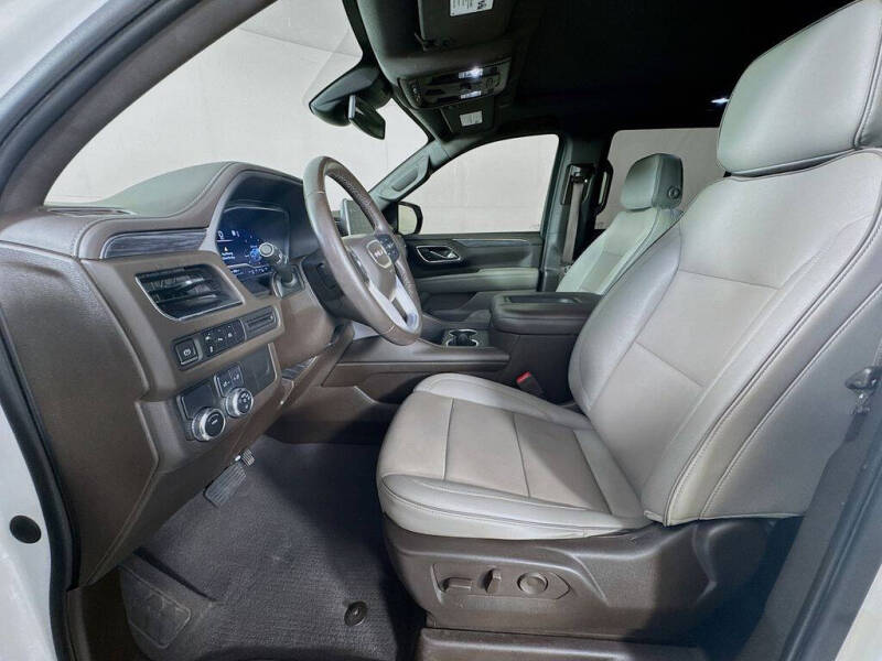 2023 GMC Yukon SLT