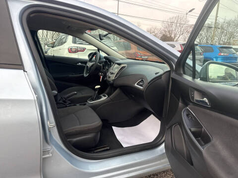 2017 Chevrolet Cruze LS Manual