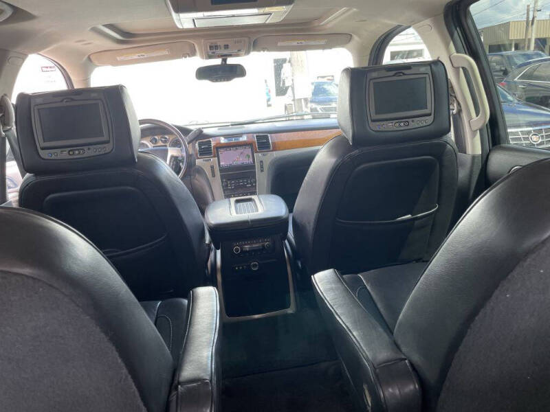 2013 Cadillac Escalade Platinum Edition