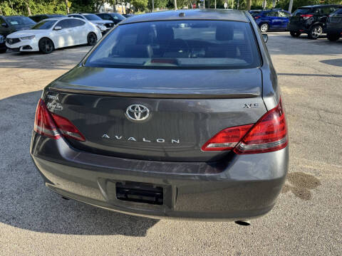 2009 Toyota Avalon XLS