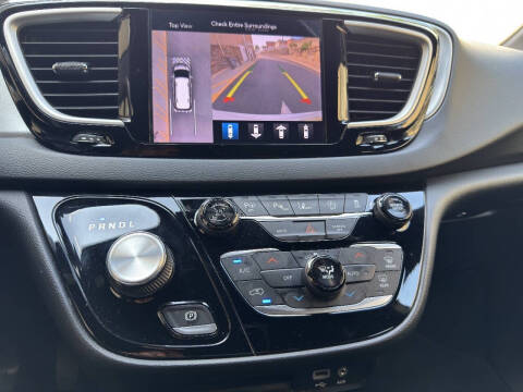 2020 Chrysler Pacifica Touring