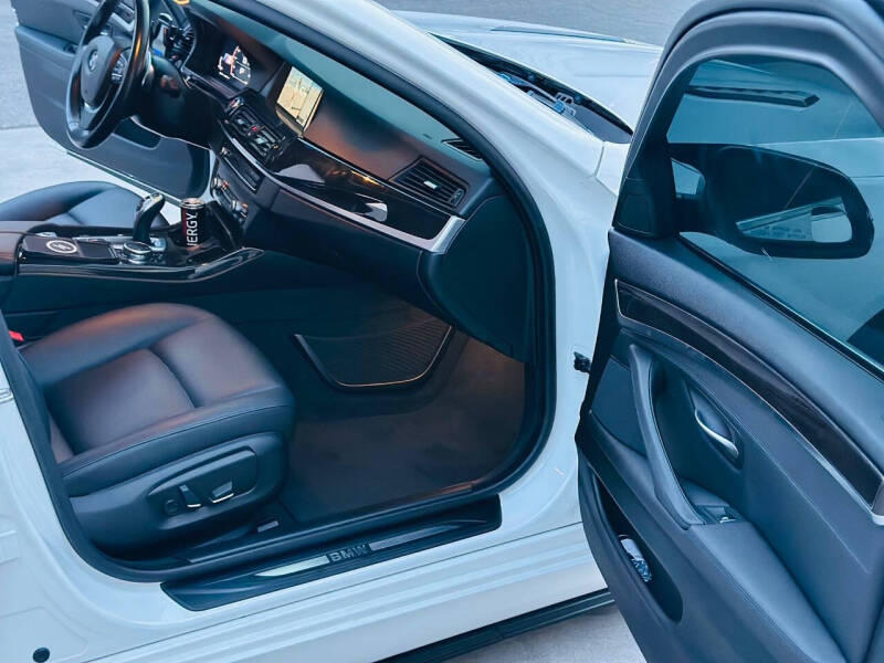 2016 BMW 5 Series 528i