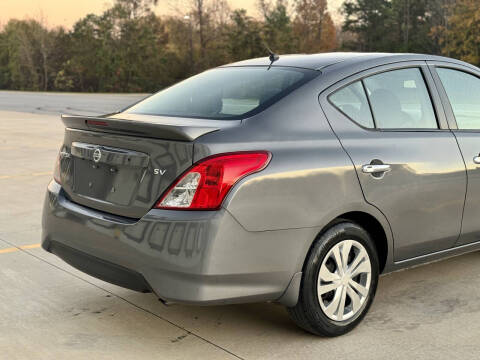 2019 Nissan Versa SV