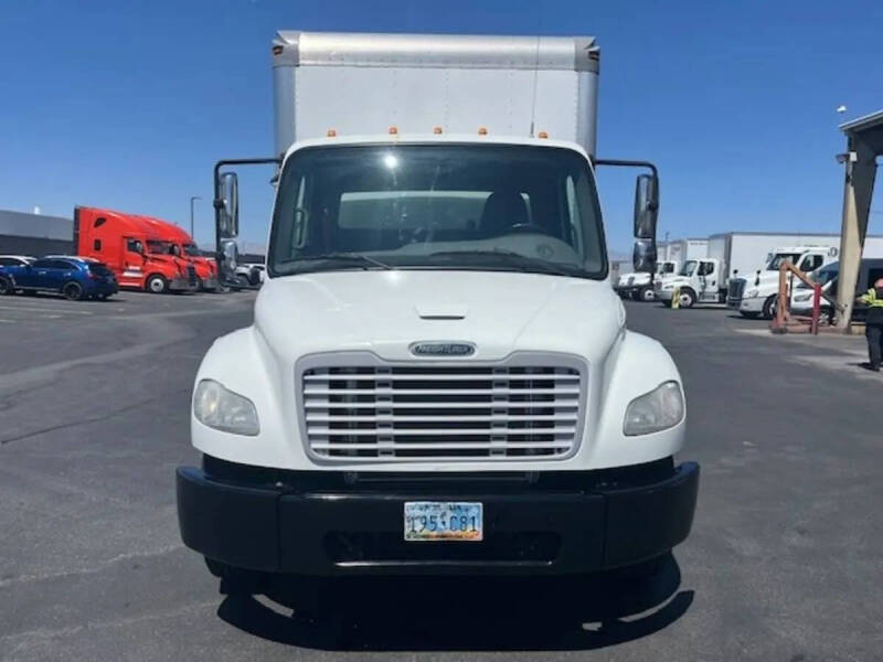 2018 Freightliner M2 106