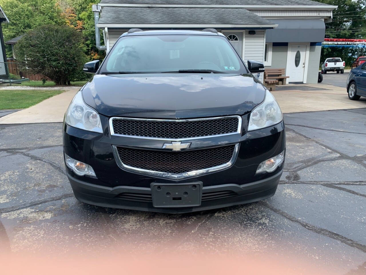 2011 Chevrolet Traverse for sale at Chuckie Bizzarro's Fleetwing Auto in Erie, PA