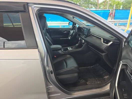 2020 Toyota RAV4 XLE Premium