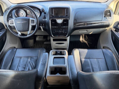 2014 Chrysler Town and Country Touring