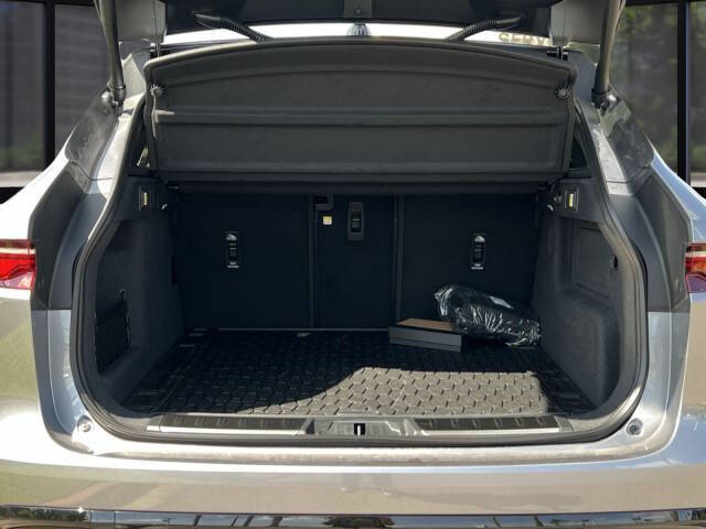 2026 Jaguar F-PACE P250 R-Dynamic S