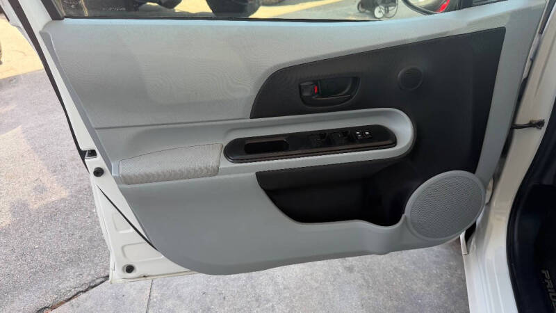 2012 Toyota Prius c Four