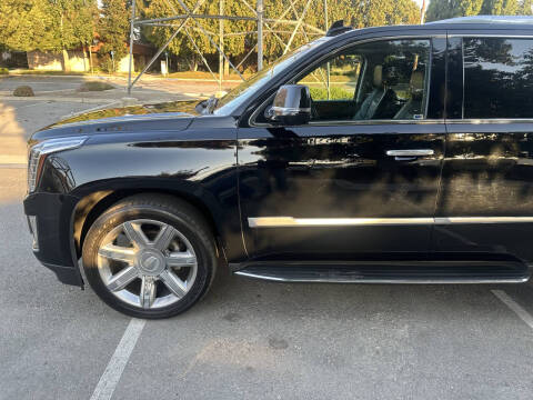 2016 Cadillac Escalade Luxury Collection