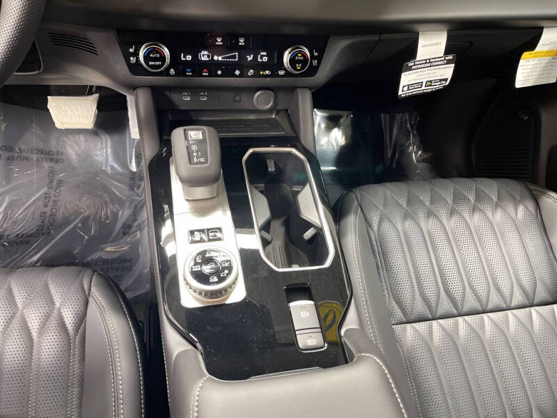 2026 Mitsubishi Outlander PHEV SEL