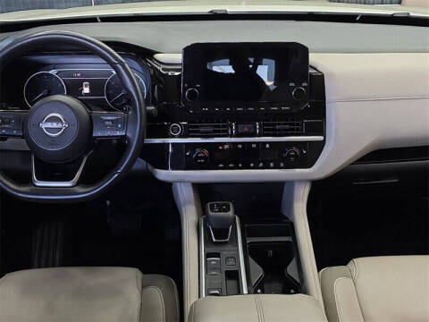 2024 Nissan Pathfinder SL