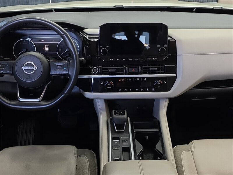 2024 Nissan Pathfinder SL