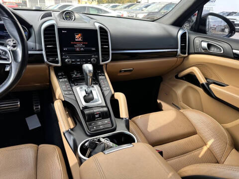 2018 Porsche Cayenne S E-Hybrid Platinum Edition