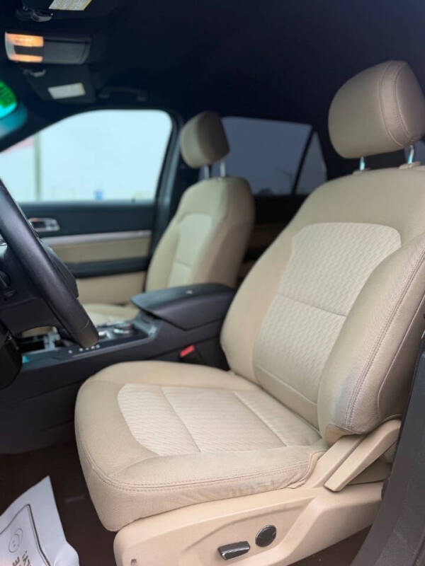 2016 Ford Explorer