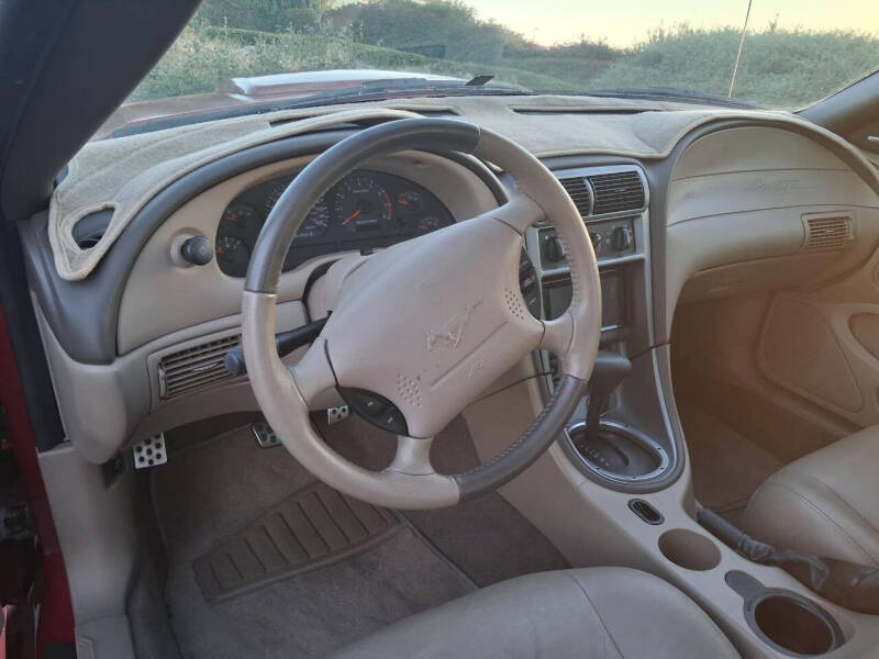 2004 Ford Mustang GT Deluxe