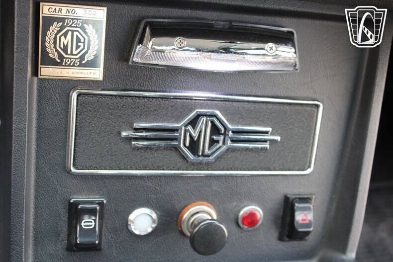 1975 MG B